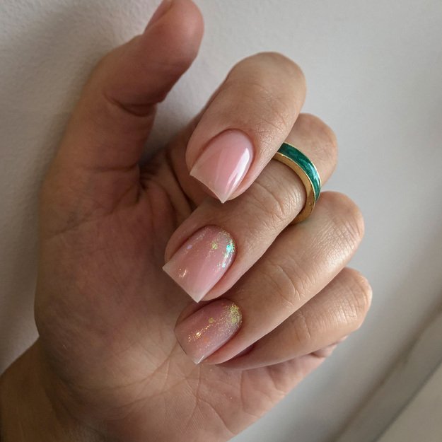 BAZINIAI MANIKIŪRO IR GELINIO LAKAVIMO MOKYMAI 2026.04.27 - 04.29 2